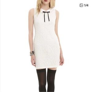 Hot Topic Cream Lace Dress